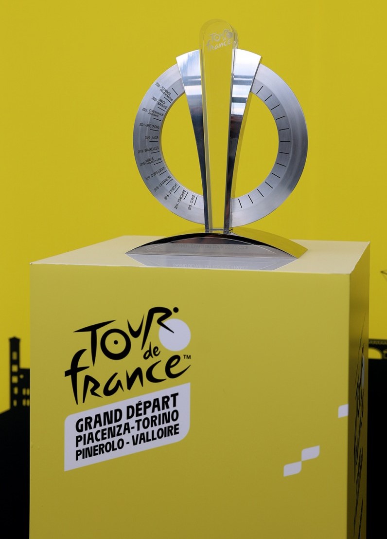 Tour de France 2024: il trofeo della “Grand Départ” nel Grattacielo della Regione